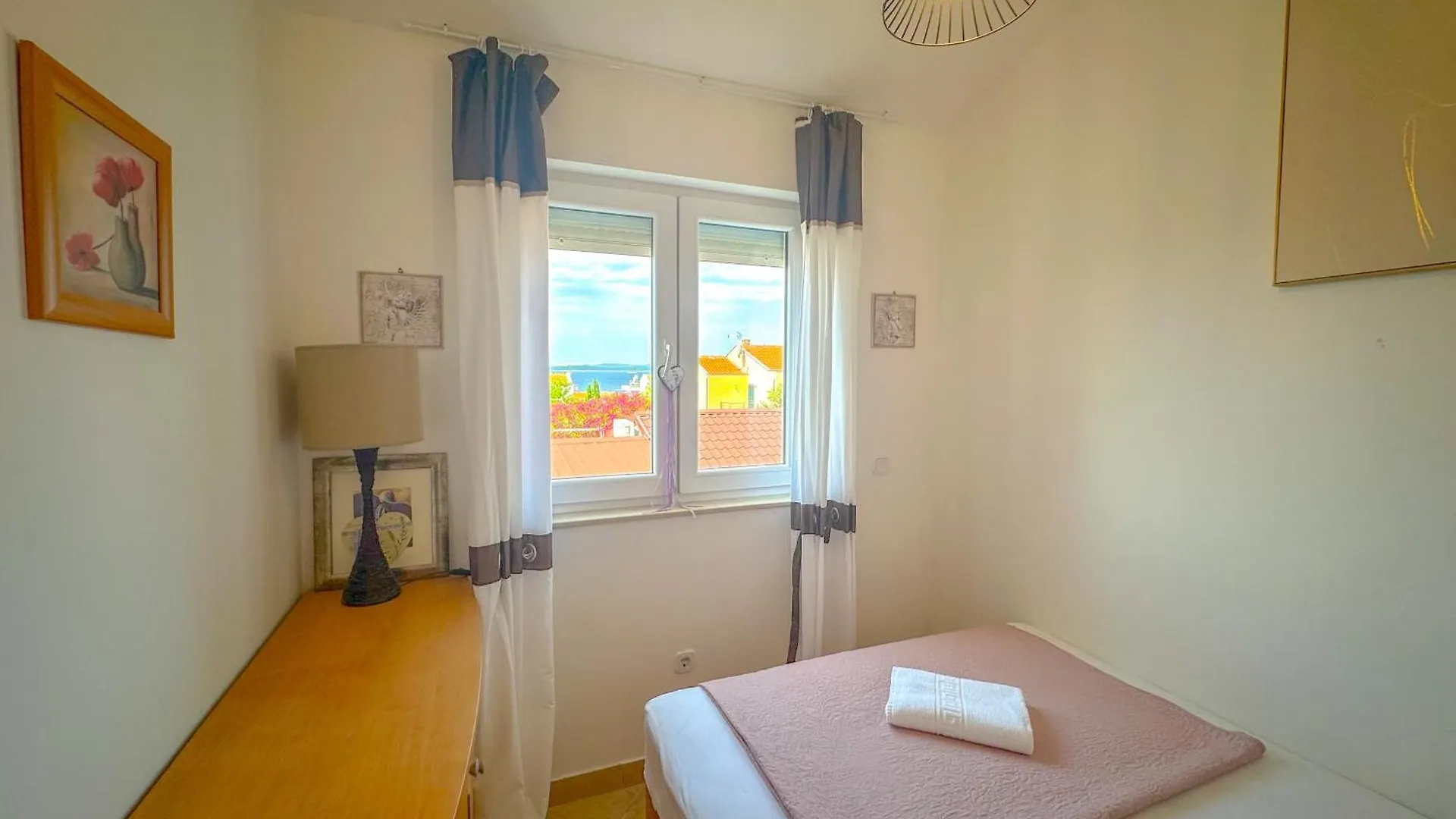 Apartment Sara Punta Skala Petrcane 0*,
