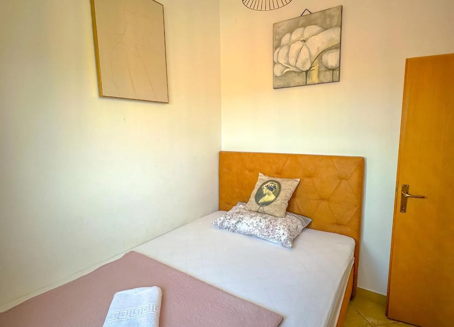 Apartment Sara Punta Skala