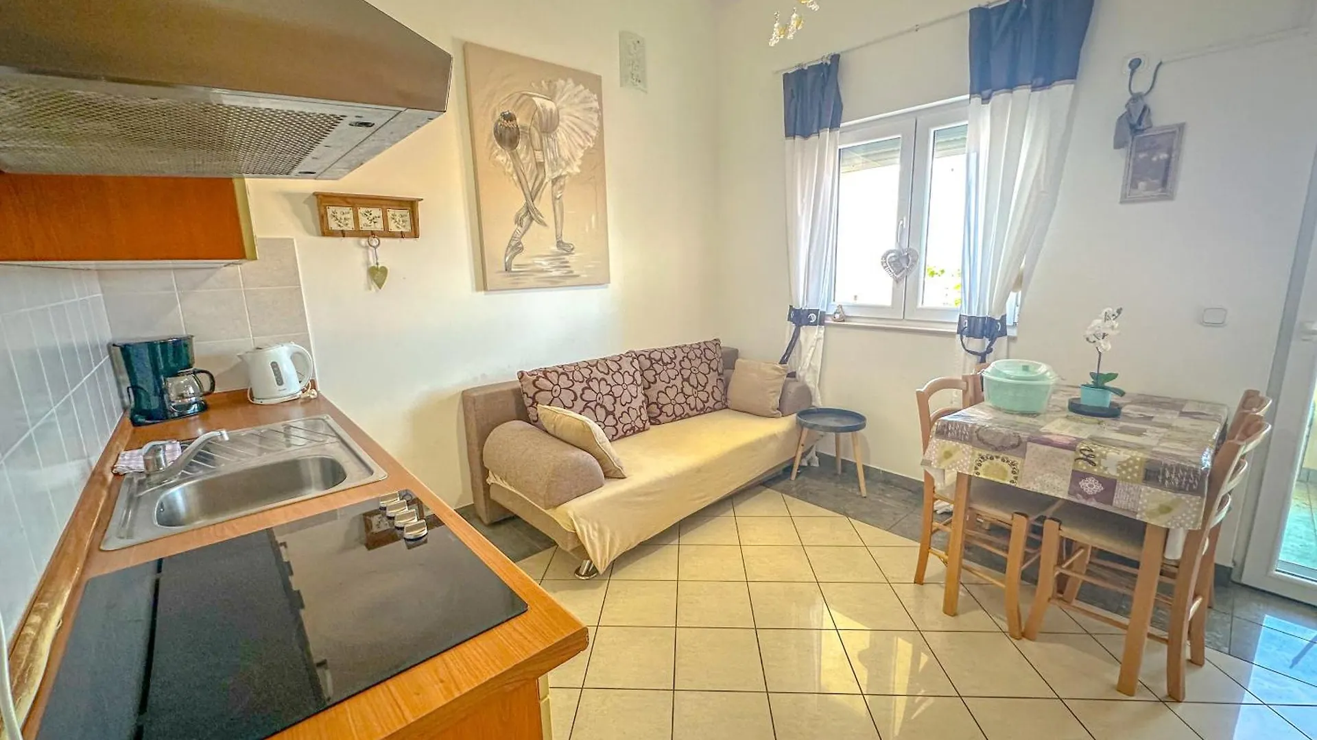 Apartment Sara Punta Skala